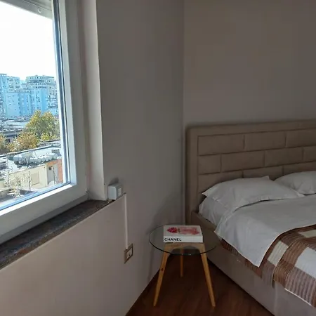 Penthouse & Aparts 게스트하우스 티라나